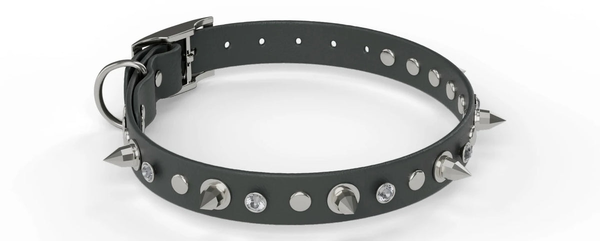 Collar MONO RAVE in Black mit Beschlägen in Silver, eckige Schnalle, D-Ring, Cap Nieten, einfache Nieten, Spikes und Strasssteine, Teile nummeriert